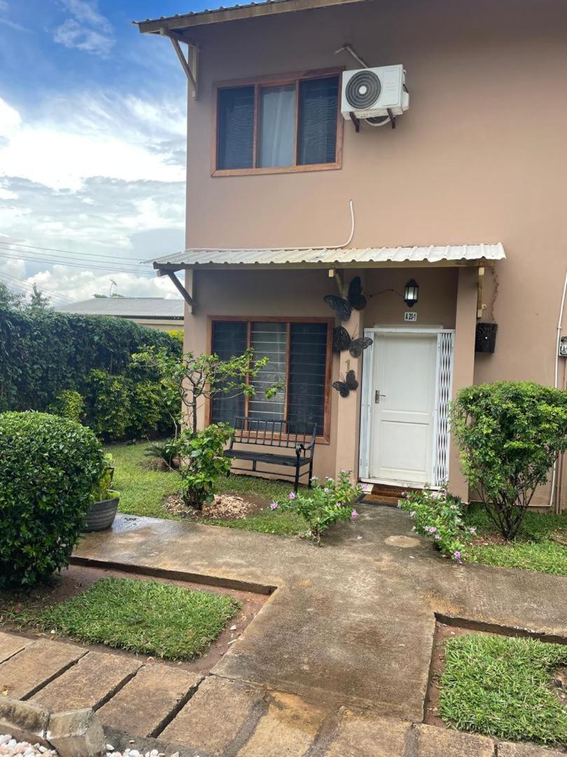 Sanctuary Aparthotel-Ac-Garden- Solar-Wi-Fi -Firepit-Park-Carport Lusaka Exterior photo